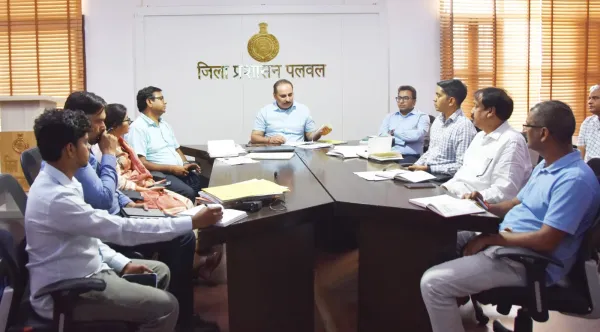 Palwal News: जिला में सोमवार से शुरू होगा विशेष गहन पुनरीक्षण अभियान : जिला निर्वाचन अधिकारी एवं उपायुक्त डा. जयेन्द्र सिंह छिल्लर