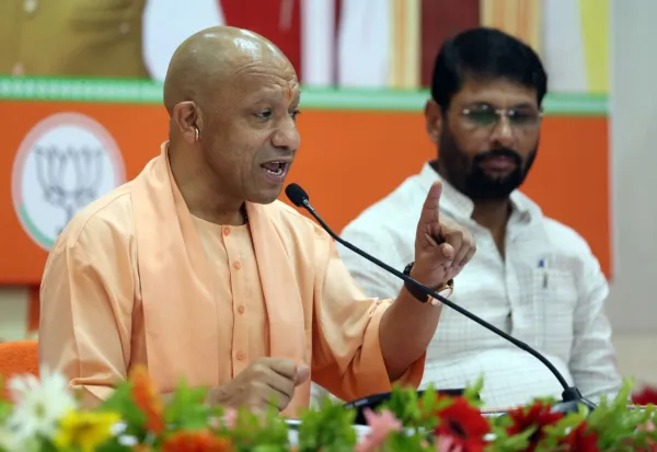 Uttar Pradesh News: योगी सरकार ने परिषदीय स्कूलों में निगरानी और चाइल्ड ट्रैकिंग के लिए 6.55 करोड़ रुपये किए जारी