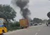Gurugram News: गुरुग्राम शॉर्ट सर्किट ने मचाई तबाही, दो ट्रक जलकर खाक, ड्राइवर ने बचाई जान 