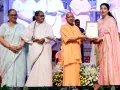 Uttar Pradesh: मेधावियों के सम्मान में तालियों से गूंजा सभागार, गर्व से दमके अभिभावकों के चेहरे