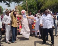 Taudu News: ग्रामीण सफाई कर्मियों की मांगे पूरी नहीं होने पर किया मुख्यमंत्री का पुतला दहन। 