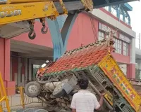 Faridabad News: हाईवे पर तड़के भीषण टक्कर, 3 कंटेनर और कार क्षतिग्रस्त
