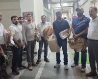 Faridabad News : एकल-उपयोग प्लास्टिक पर प्रतिबंध के प्रति जागरूकता हेतु एसडीएम कार्यालय में 500 जूट बैग का वितरण