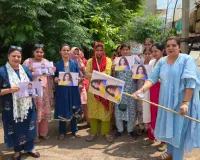Palwal News : पलवल महिला कांग्रेस की अध्यक्ष ने फूंका केन्द्रीय शिक्षा मंत्री और भाजपा सांसद का पुतला
