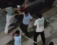 Gurugram News: भाजपा पार्षद पति और परिवार की दबंगई, आरडडब्ल्यूए सह सचिव और पत्नी को दौड़ा दौड़ा कर पीटा 