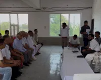 Hansi News: डीएमसी एवं एडीसी लक्षित सरीन ने नवगठित वार्ड कमेटी के सदस्यों के साथ की बैठक,पहचान पत्र किए वितरित