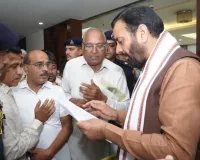 Gurugram News: बिल्डरों की मनमानी पर मुख्यमंत्री सख्त, दिए कड़े निर्देश 