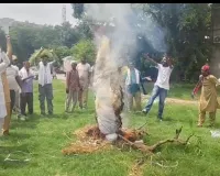 Panchkula News: सफाई कर्मचारियों ने फूंका मंत्री कृष्ण बेदी का पुतला, आंदोलन तेज करने की चेतावनी