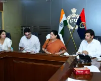 Gurugram News: महिला आयोग की अध्यक्ष उषा प्रियदर्शी ने पुलिस कमिश्नर ऑफिस में सुनी शिकायतें 