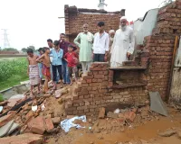 Nuh Mewat News: बारिश से दो कमरे ढहे, मलबे में दबकर बुजुर्ग महिला गंभीर घायल