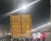 Gurugram News: द्वारका एक्सप्रेसवे पर बड़ा हादसा खड़े कैंटर से टकराई स्कूटी, दो टीचर की मौत,  युवती घायल