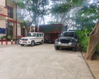 Mewat /Taudu News: अधिकारियों के लिए पार्किंग नहीं,कर्मचारी ही बन बैठे पार्किंग के मालिक।