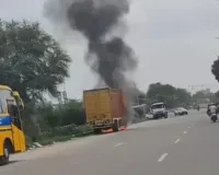 Gurugram News: गुरुग्राम शॉर्ट सर्किट ने मचाई तबाही, दो ट्रक जलकर खाक, ड्राइवर ने बचाई जान 