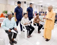 Lucknow News: सीएम योगी ने महिला को गाय देने और दिव्यांग की भूमि से अवैध कब्जा हटाने का दिया निर्देश 