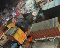 Nuh/Tawdu News: तावडू में यातायात व्यवस्था ध्वस्त, सुबह 8 से रात 10 बजे तक चक्का जाम, डिलीवरी कंपनियों के लंबे ट्रकों ने रोकी शहर की रफ्तार।