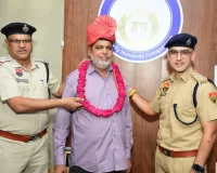 Nuh Mewat News: नूंह पुलिस के दो पुलिसकर्मी सम्मानपूर्वक सेवानिवृत्त, उप-पुलिस अधीक्षक मुख्यालय ने दी भावभीनी विदाई