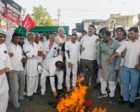 Palwal News: वोट चोर-गद्दी छोड़ो मार्च में इंडिया गठबंधन ने किया प्रदर्शन, चुनाव आयुक्त का पुतला जलाया 