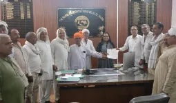 Palwal News : मांगों को लेकर संयुक्त किसान मोर्चा के प्रतिनिधि मंडल ने प्रबंध निदेशक शुगर मिल ज्ञापन सौंपा