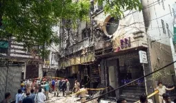  मालवीय नगर अग्निकांड : गुरुग्राम में एक परिवार की एक साथ जली पांच चिताएं 