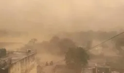 Firozepur Jhirka News: तूफान से उड़ी लोहे की टीन कटकर 12वीं के छात्र की मौत, गांव भोंड में पसरा मातम