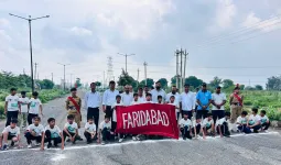 Faridabad News : दौड़ प्रतियोगिता में लगभग 20 स्कूलों के 400 विद्यार्थियों ने भाग लिया