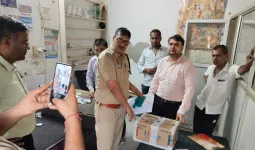 Palwal News : स्वास्थ्य विभाग की टीम ने अवैध क्लीनिक पर की छापेमारी, बिना डिग्री क्लीनिक संचालक आरोपी गिरफ्तार