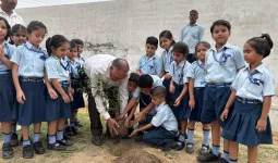 Palwal News : एसपीएस इंटरनेशनल में वन महोत्सव सप्ताह के चलते, संस्थापक सुरेश भारद्वाज ने किया पौधारोपण