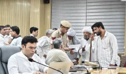 Nuh Mewat News: समाधान शिविर में एसडीएम कुंवर आदित्य विक्रम ने सुनीं 8 लोगों की समस्याएं