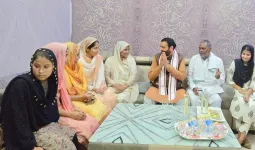 Nuh Punhana News: कांग्रेस के बागी विधायक मोहम्मद इलयास के बेटे जावेद खान बीजेपी में शामिल, सीएम नायब सैनी ने की विकास की बड़ी घोषणाएं