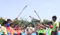 Faridabad News : राष्ट्रीय खेल दिवस: हॉकी के जादूगर मेजर ध्यानचंद की जयंती पर खेल मंत्री गौरव गौतम ने हॉकी खिलाड़ियों के साथ मनाया खेल दिवस