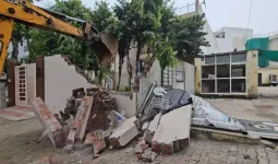 Gurugram News: एक दिन में 16 किमी सड़क कब्जा मुक्त हुई, 200 स्थायी और 150 अस्थायी कब्जे हटाए