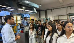 Faridabad news- अग्रवाल कॉलेज ने उद्यमिता दिवस पर यूनिक ऑटो रबर उद्योग का औद्योगिक भ्रमण आयोजित किया