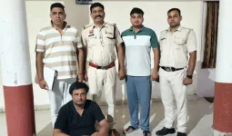 Narnaul News: वैगनार कार और फरसे के साथ मुख्य आरोपी गिरफ्तार, पीड़ित को दी थी जान से मारने की धमकी