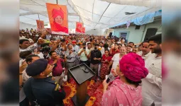 Rewari News : मंत्री राव नरवीर के गांव में मंत्री आरती राव की धमक 