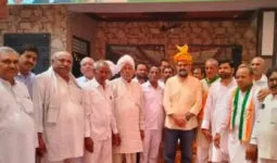 Rewari/Bawal News: कांग्रेसी कार्यकर्ता एकजुटता का परिचय दें :  पूर्व सांसद बृजेंद्र सिंह 