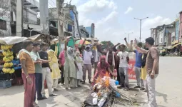 Narnaul News: 27 दिन से सफाई कर्मचारी हड़ताल पर, सरकार के पुतले की निकाली शव यात्रा