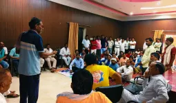 Mewat/Firozpur Jhirka News: हड़ताली कर्मचारियों के समर्थन में उतरा वाल्मीकि समाज, नगर पालिका परिसर में हुई पंचायत