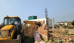 Mewat/Punhana News: पुन्हाना में 22 एकड़ में फैली पांच अवैध कॉलोनियों पर चला पीला पंजा