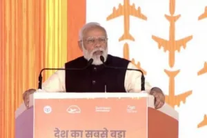 मोदी ने किया देश के सबसे बड़े एयरपोर्ट का उद्घाटन 