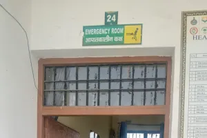 एसडीएम ने  सीएचसी का किया औचक निरीक्षण,ड्यूटी पर कोई भी मेडिकल अफसर नही मिला 