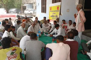 Palwal/Hodal News: अपनी मांगो को लेकर ग्रामीण सफाई कर्मचारियों ने किया धरना प्रदर्शन 