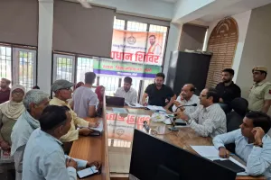 नागरिकों की समस्याओं के समाधान में किसी प्रकार की कोताही ना बरतें अधिकारी : एसडीएम राजेश खोथ 