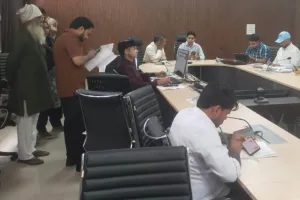 जनता की समस्याओं के समाधान में गंभीरता एवं संवेदनशीलता के साथ करें कार्य : एसडीएम
