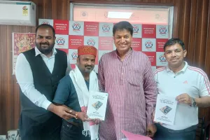 डॉ. राजेश कुमार मंगला के काव्य संग्रह “अतीत के गहने” पर साहित्यिक समालोचना ग्रन्थ प्रकाशित