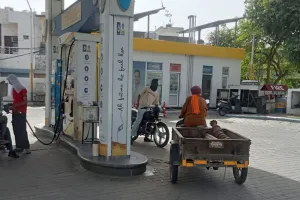Guhla cheeka News: पिछले 10 दिनों में पैट्रोल डीजल के तीसरी बार दाम बढऩे से ग्राहकों में आई कमी से प्रभावित होने लगे पैट्रोल पंप