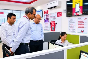 Chandigarh News: श्री सौरभ विजय, सीईओ यूआईडीएआई, ने क्षेत्रीय कार्यालय, चंडीगढ़, का दौरा किया और आधार सेवा वितरण तंत्र की समीक्षा की
