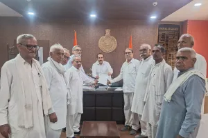 Palwal News : संयुक्त किसान मोर्चा ने उपायुक्त से मुलाकात कर किसानों की समस्याओं के समाधान के लिए ज्ञापन सौंपा