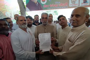 Faridabad News : केंद्रीय सहकारिता राज्य मंत्री ने 148 लाभार्थियों को 100-100 गज के प्लाटों की रजिस्ट्री सौंपी