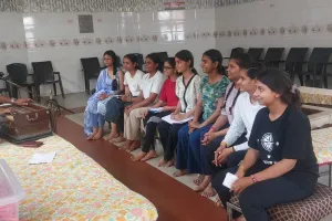 Faridabad News : आर्य वीरांगना शिविर में बेटियाँ सीख रही हैं आत्मरक्षा और संस्कार