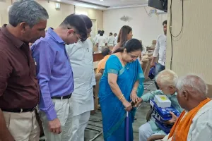 Faridabad News : नगर निगम में दिव्यांगजनों एवं जरूरतमंद नागरिकों के लिए विशेष स्वास्थ्य जांच एवं सहायक उपकरण वितरण शिविर आयोजित